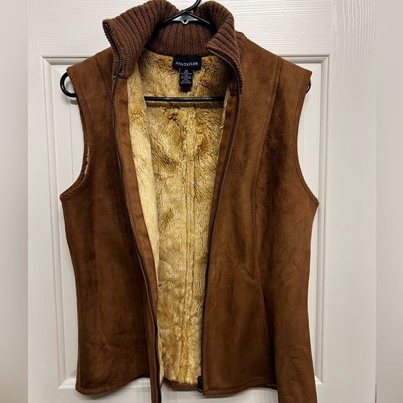 Ann Taylor Vest - Picture 1 of 5